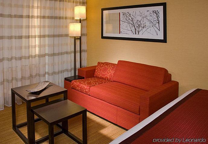 Courtyard Birmingham Гувер Номер фото