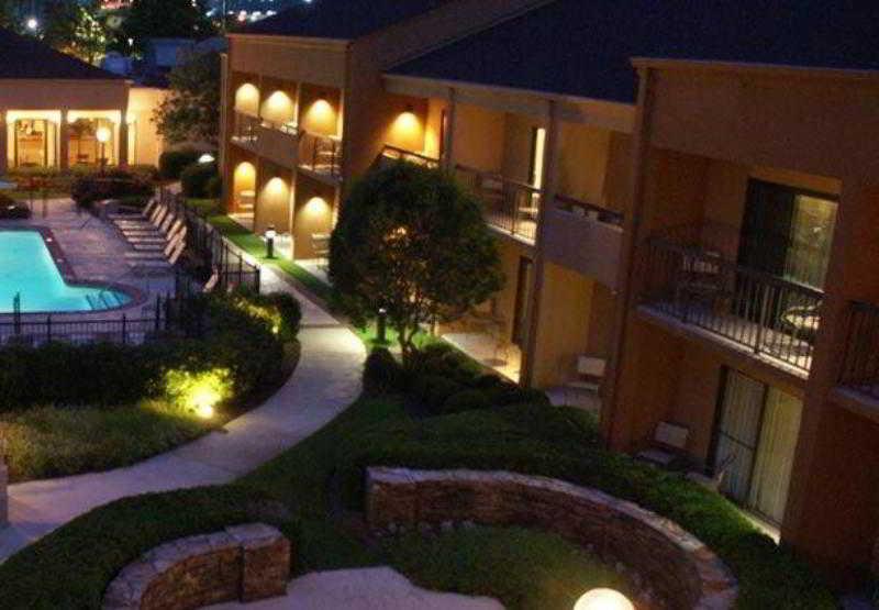 Courtyard Birmingham Гувер Экстерьер фото