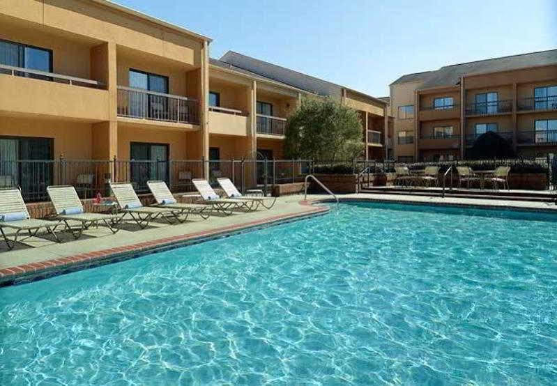 Courtyard Birmingham Гувер Экстерьер фото