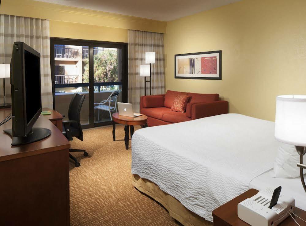 Courtyard Birmingham Гувер Экстерьер фото